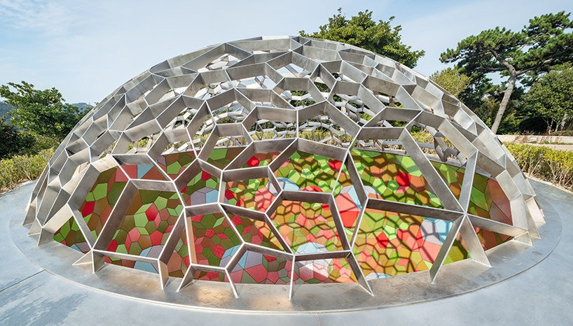 由1200塊熔巖磚組成的藝術裝置：“呼吸的地球”