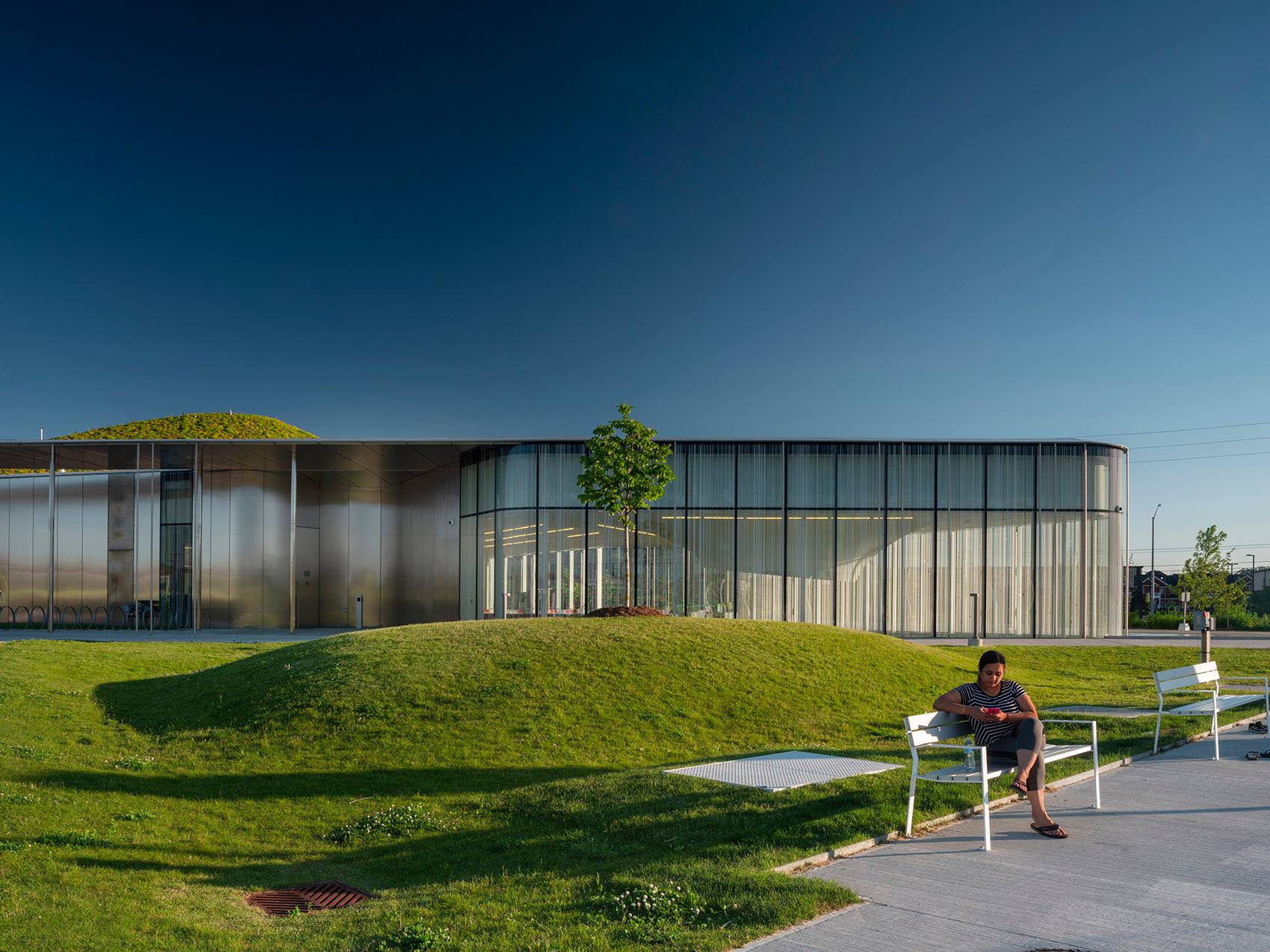 加拿大Springdale圖書(shū)館與Komagata Maru公園建筑與景觀設(shè)計(jì) | RDHA