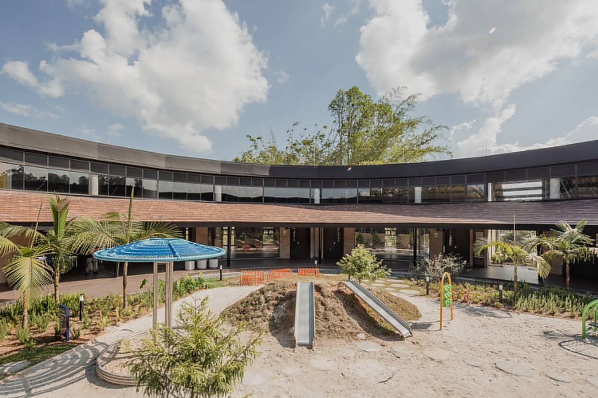 哥倫比亞蒙特梭利幼兒園建筑與景觀設(shè)計(jì) | Estudio Transversal