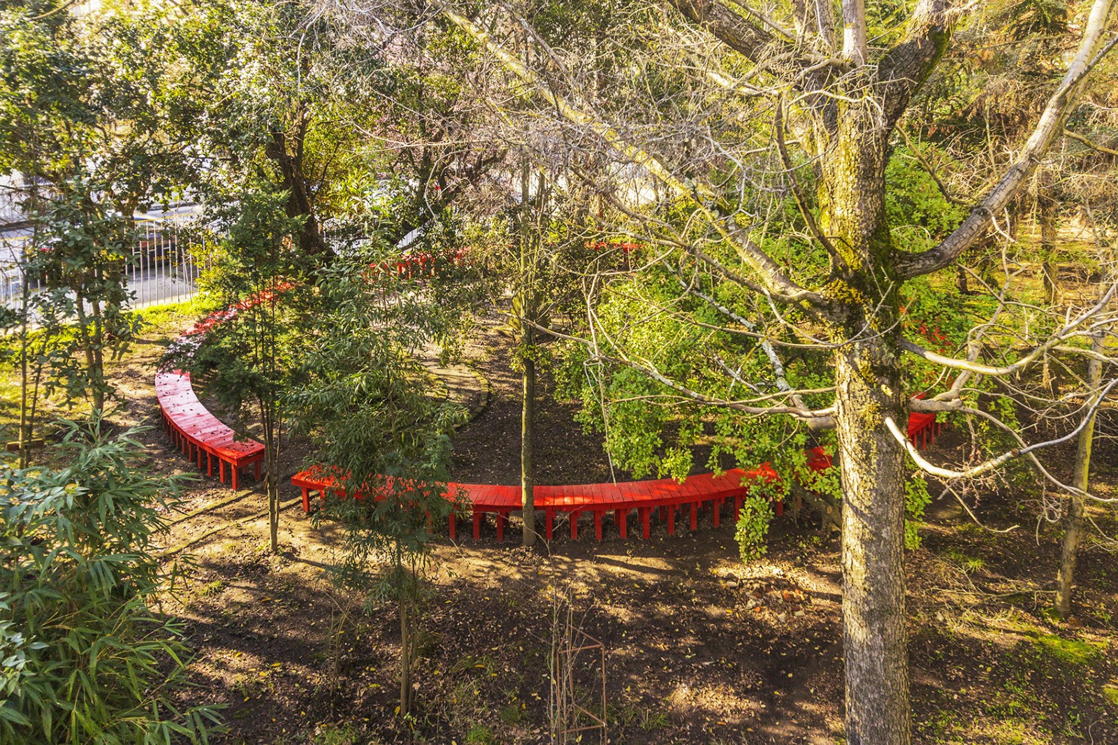 智利無限長凳裝置設(shè)計(jì) | Azócar Catrón