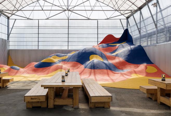 法國“山丘”- 餐廳里的游樂場裝置設計 | Appelle-moi Papa