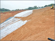 終場(chǎng)覆土厚度及改良