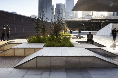 墨爾本717柏克商業(yè)街廣場(chǎng)