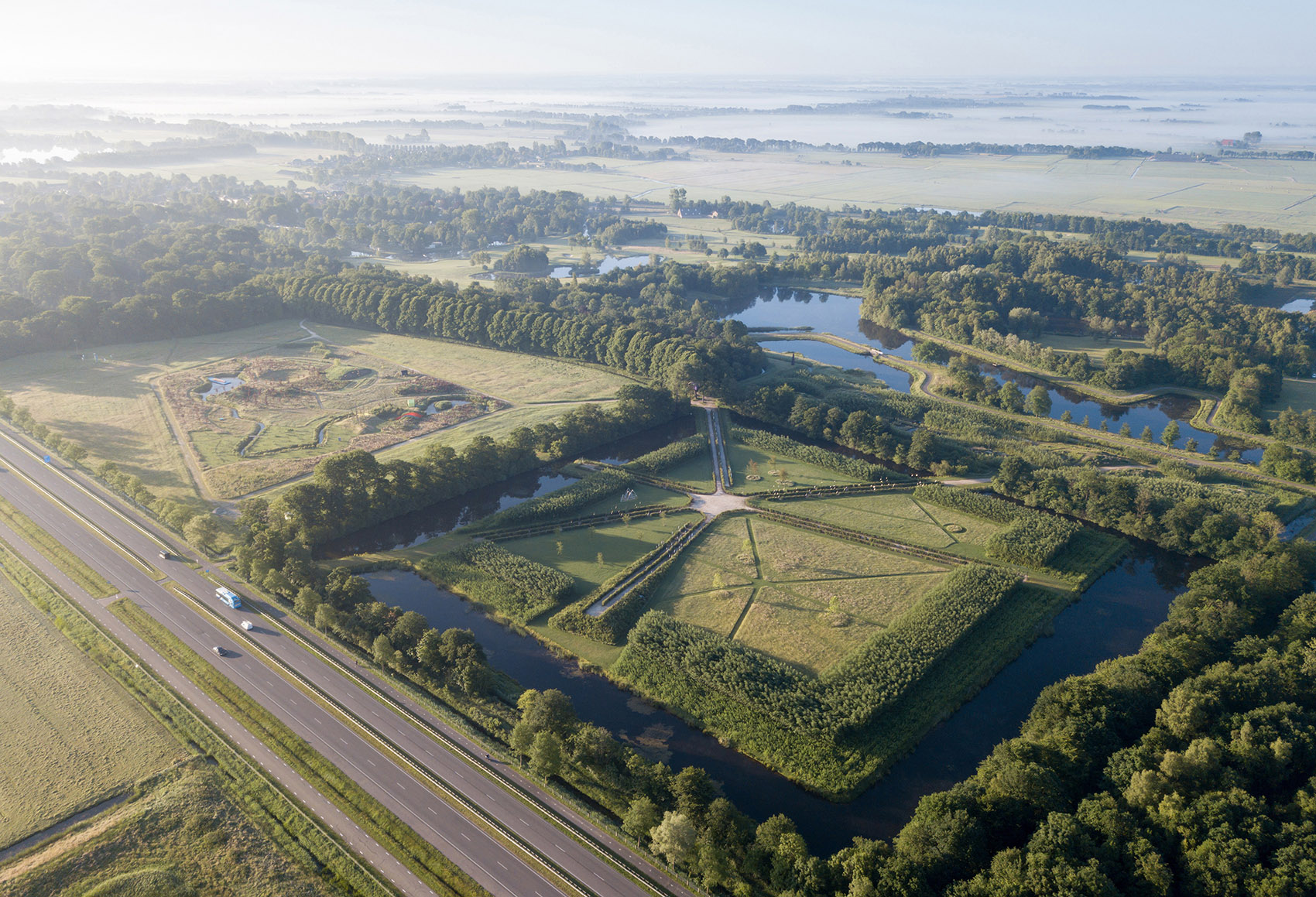 1541058114407681.jpg Vijversburg_Iwan-Baan_LOLA_1.jpg