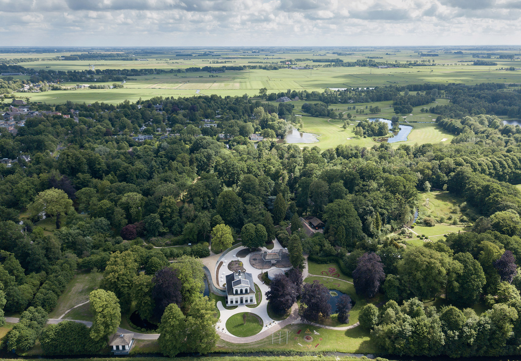 1541058125623653.jpg Vijversburg_Iwan-Baan_STUDIO-MAKS_1.jpg