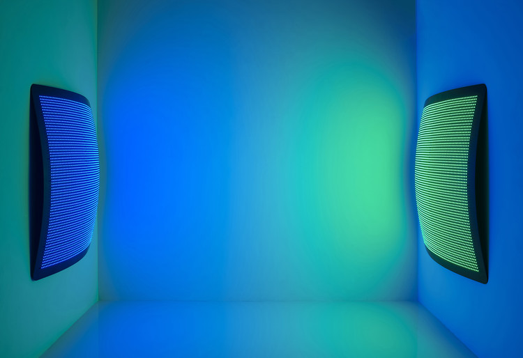 1586324865417488.jpg Manta_Ray_White_Room_3157.jpg