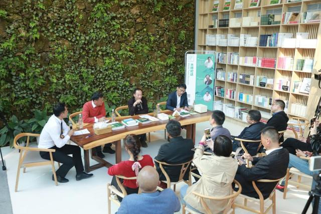 1586960453472357.png 640.png