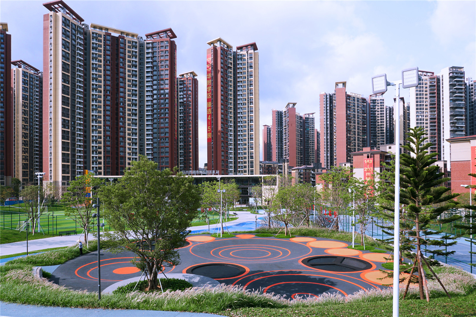 1619682122813004.jpg 蹦床.jpg