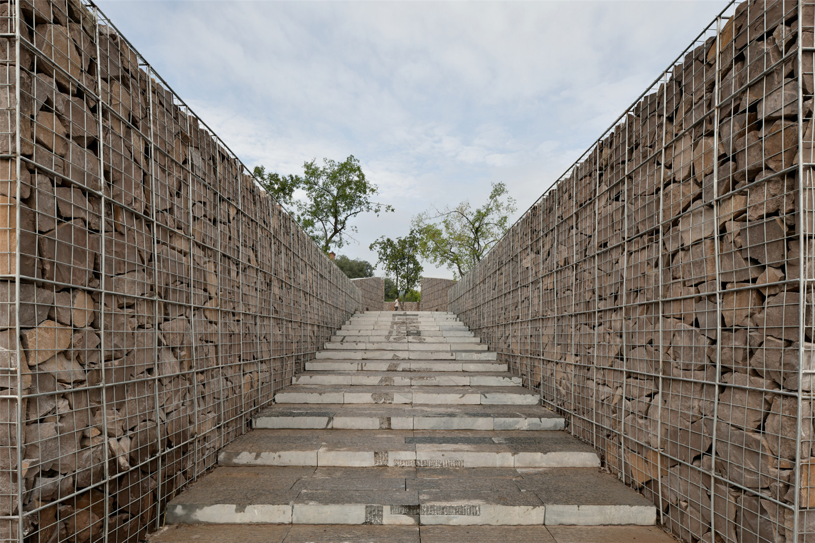 10 甬路大臺(tái)階.jpg