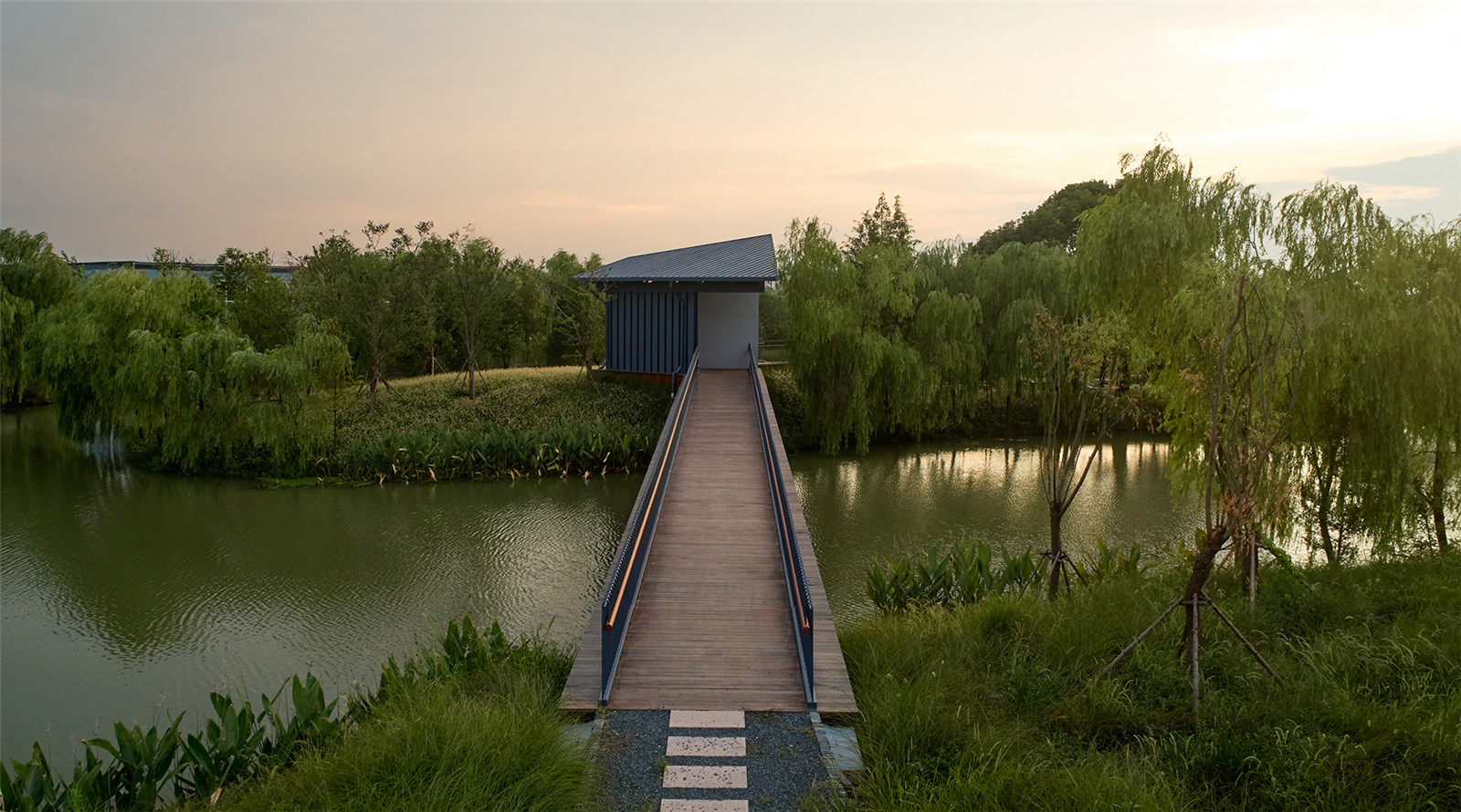 1624864331160714.jpg 橋的另一端.jpg