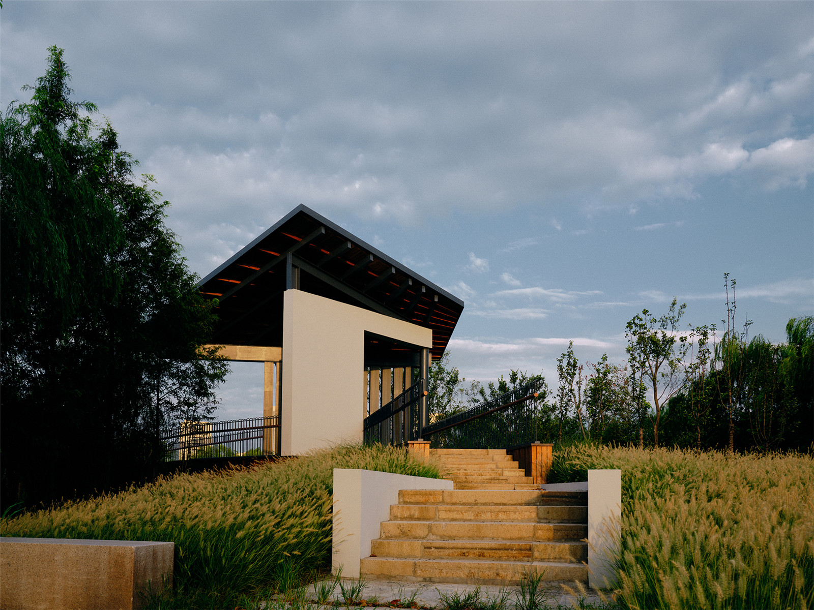 1624864446928182.jpg 橋的入口處_副本.jpg