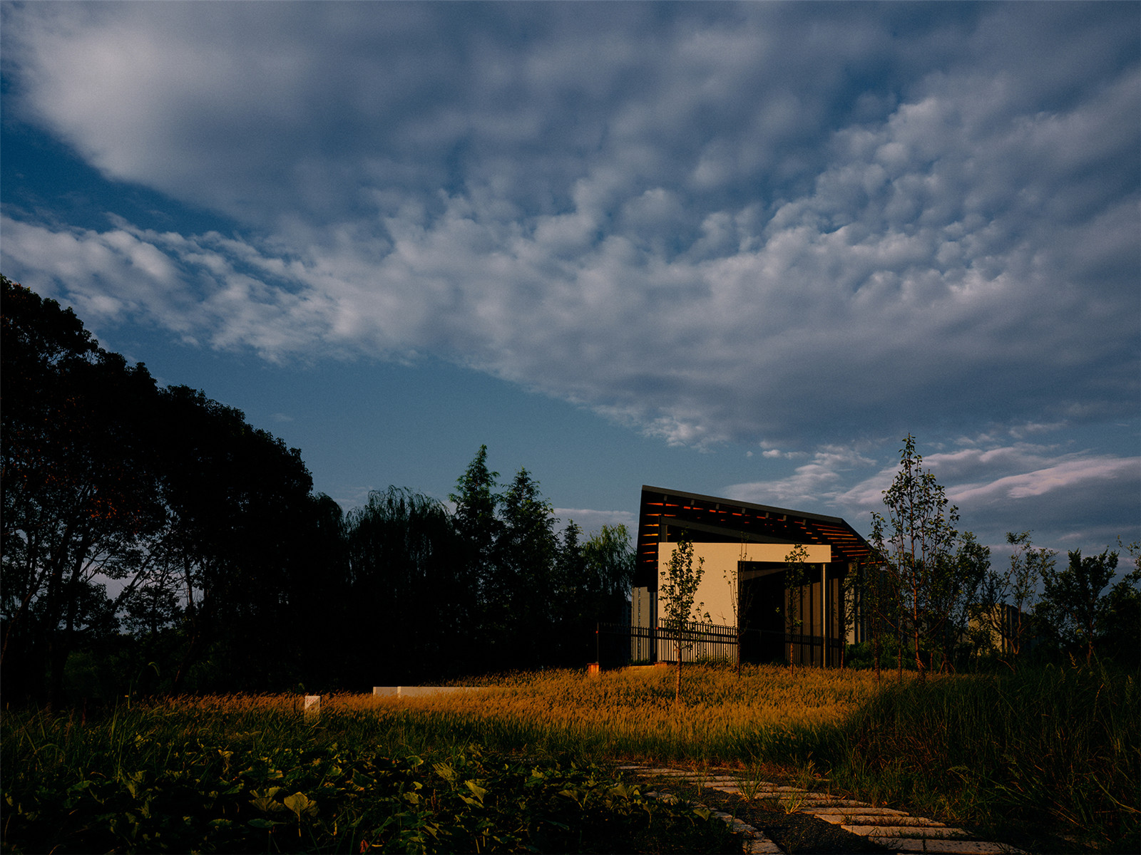 1624864464724696.jpg 黃昏下的景色與橋.jpg