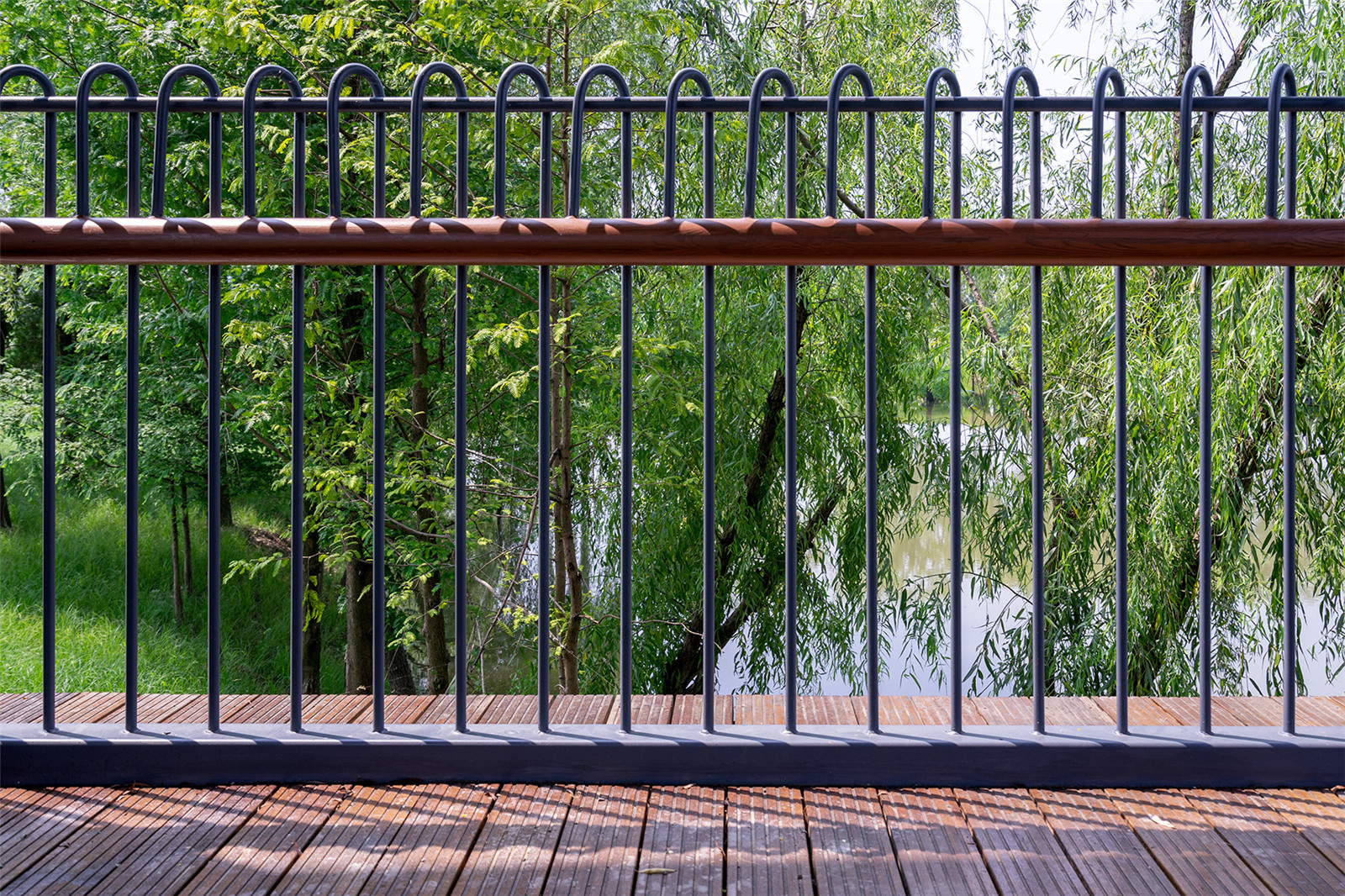 1624864549479626.jpg 欄桿細(xì)部.jpg