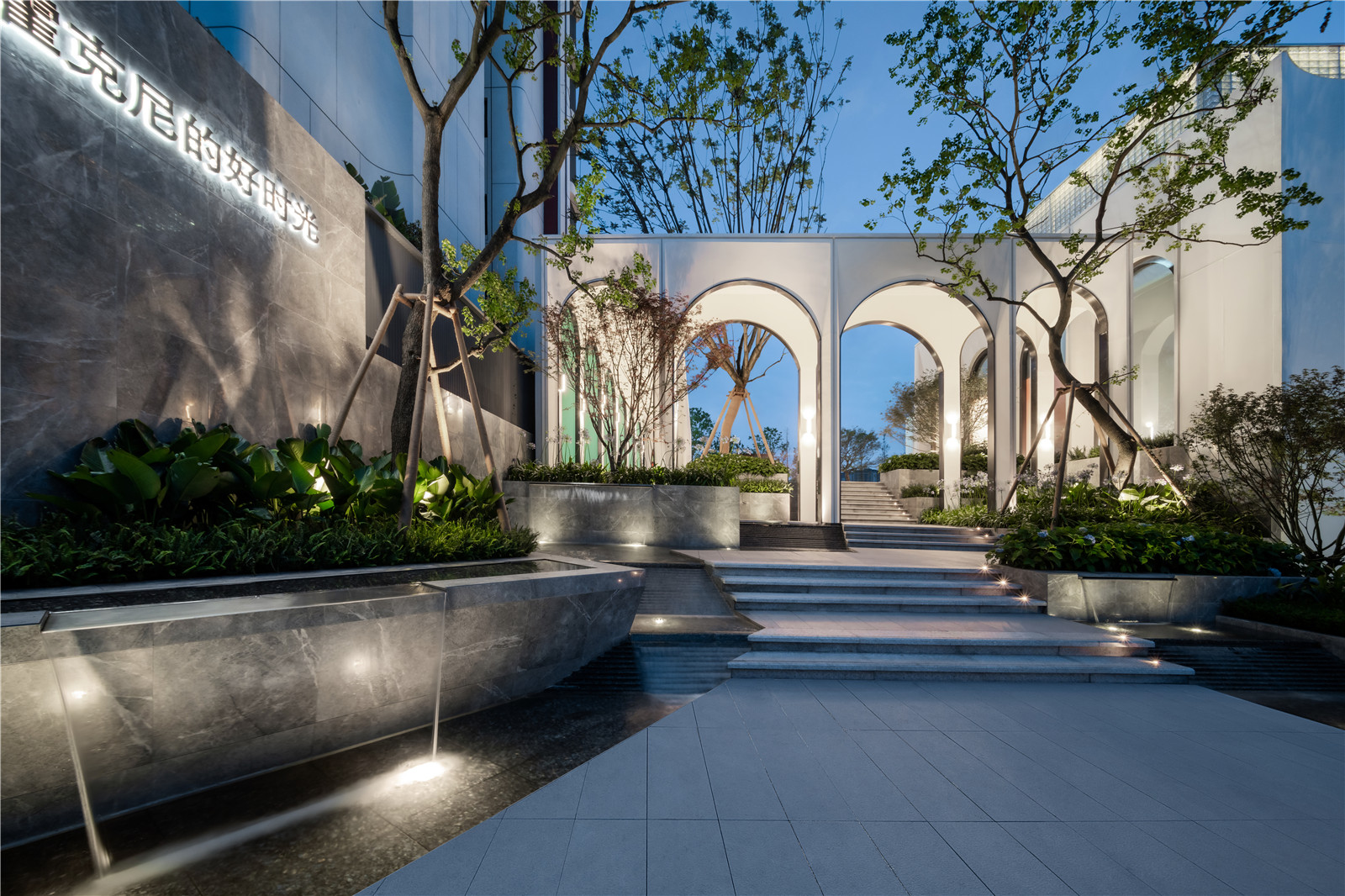 1627263403582178.jpg ??三棱鏡001.jpg