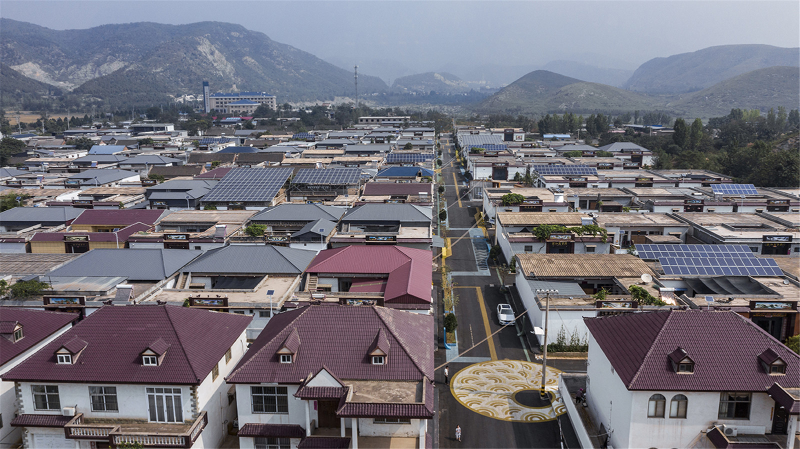 01_宰灣村鳥瞰，一個(gè)真實(shí)的普通鄉(xiāng)村bird view of Zaiwan village, a real normal village .jpg