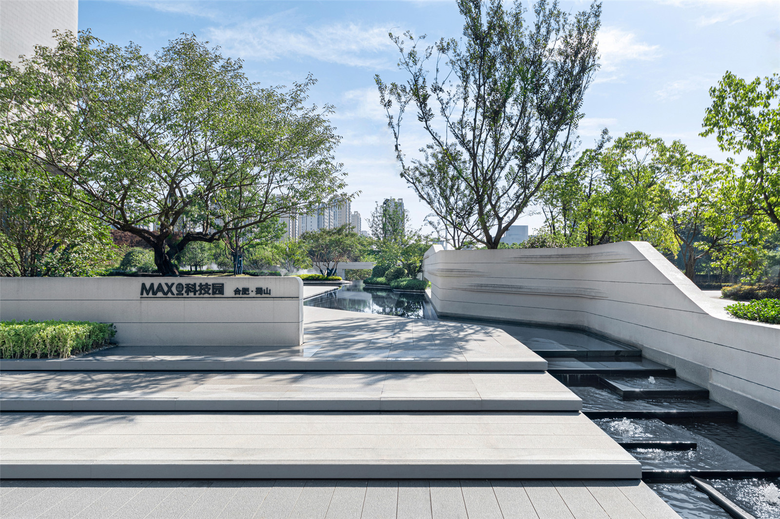 8 臺(tái)階與跌水景觀.jpg