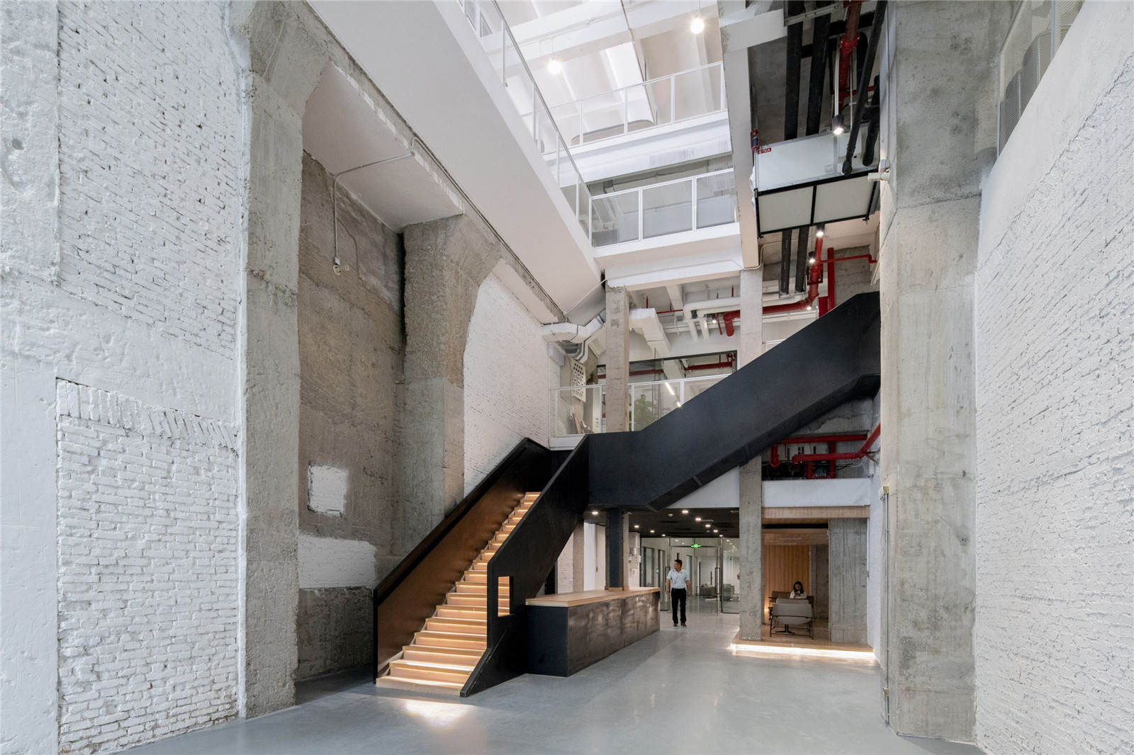 10.汽機間內(nèi)部建立的“新連接” New connections of interior space ?吳嗣銘 Siming Wu.jpg